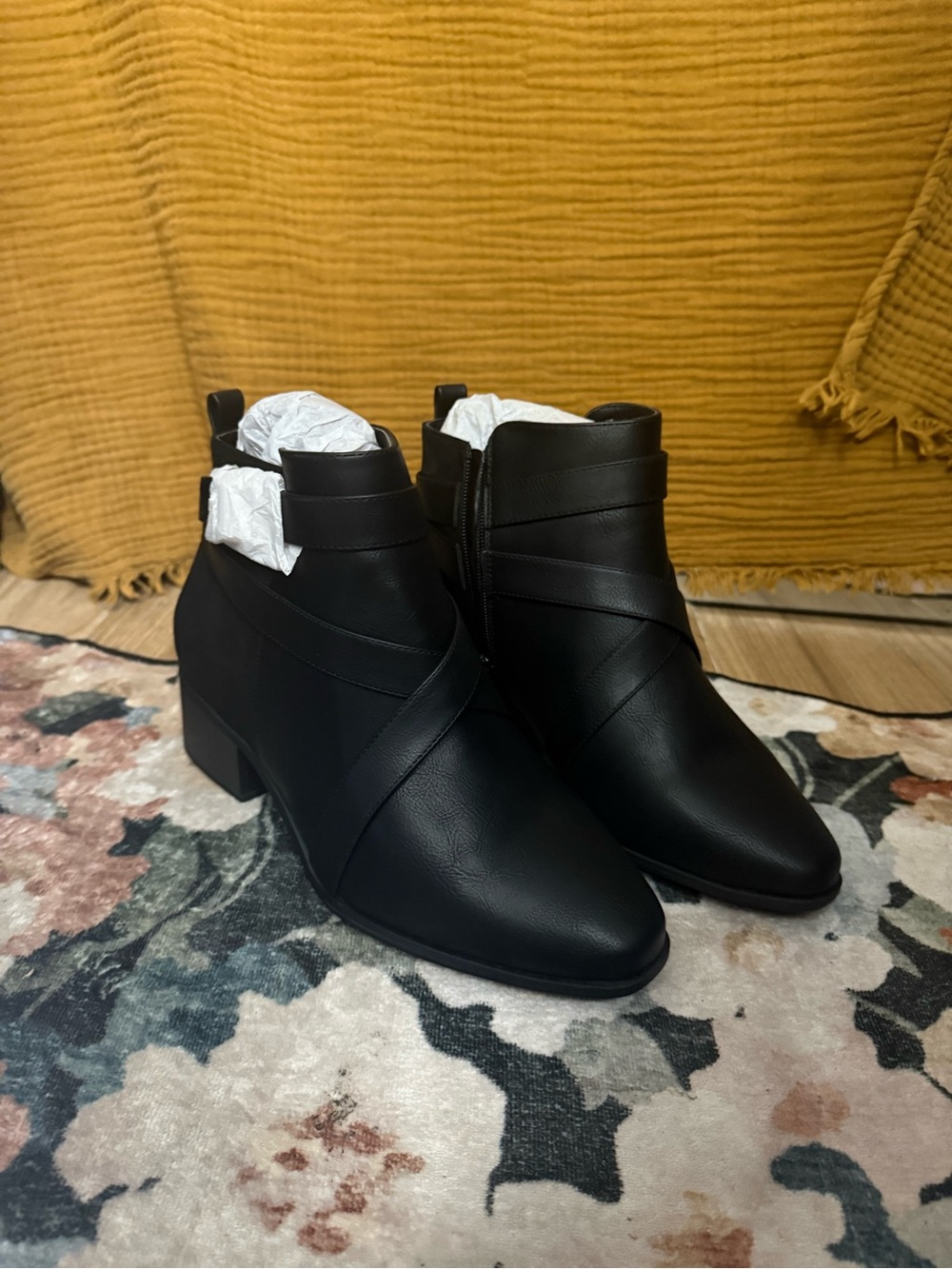 JustFab Black Ankle Booties - Picture 1 of 7
